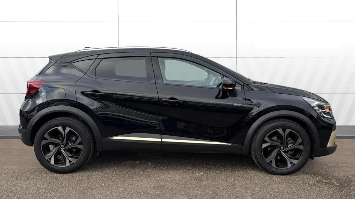 Used Renault Captur 2023 for sale - 76637575: Photo 5