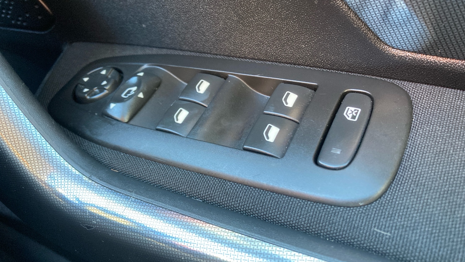 Used Peugeot 2008 2017 for sale - 76391644: Photo 33