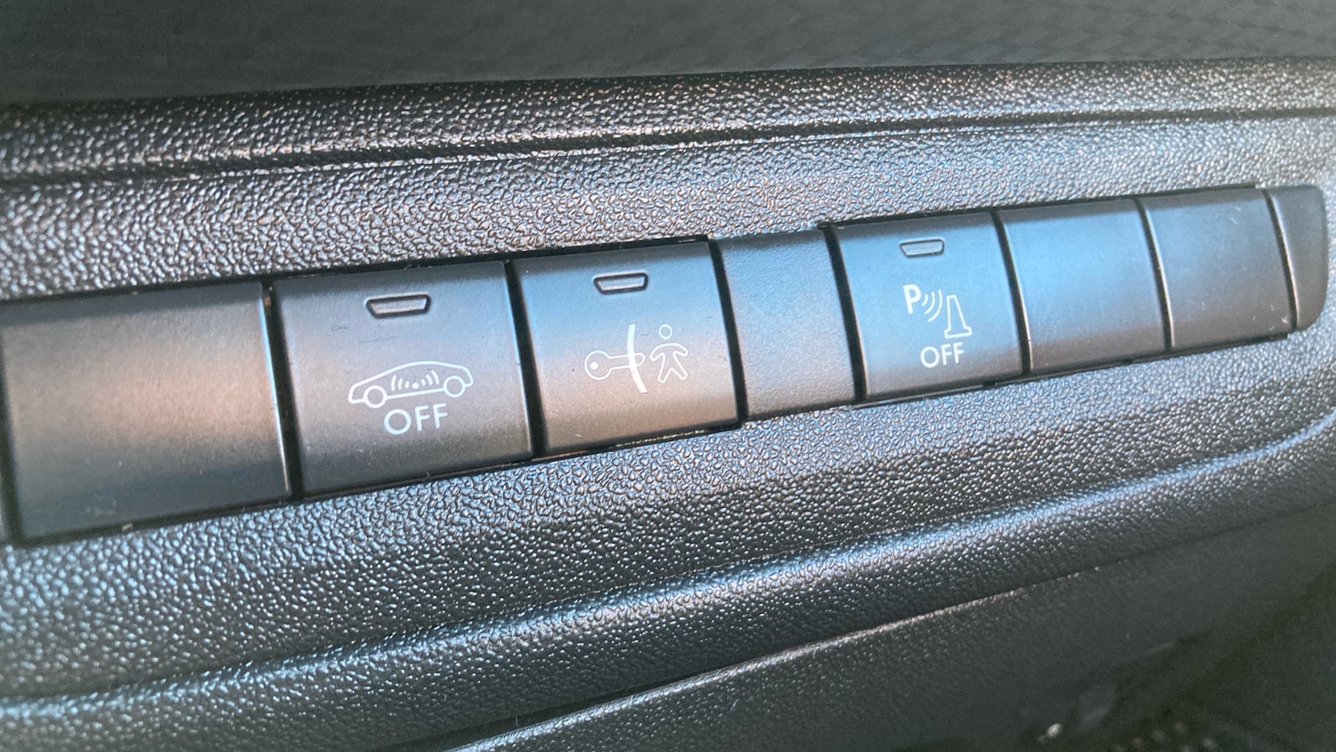 Used Peugeot 2008 2017 for sale - 76391644: Photo 34