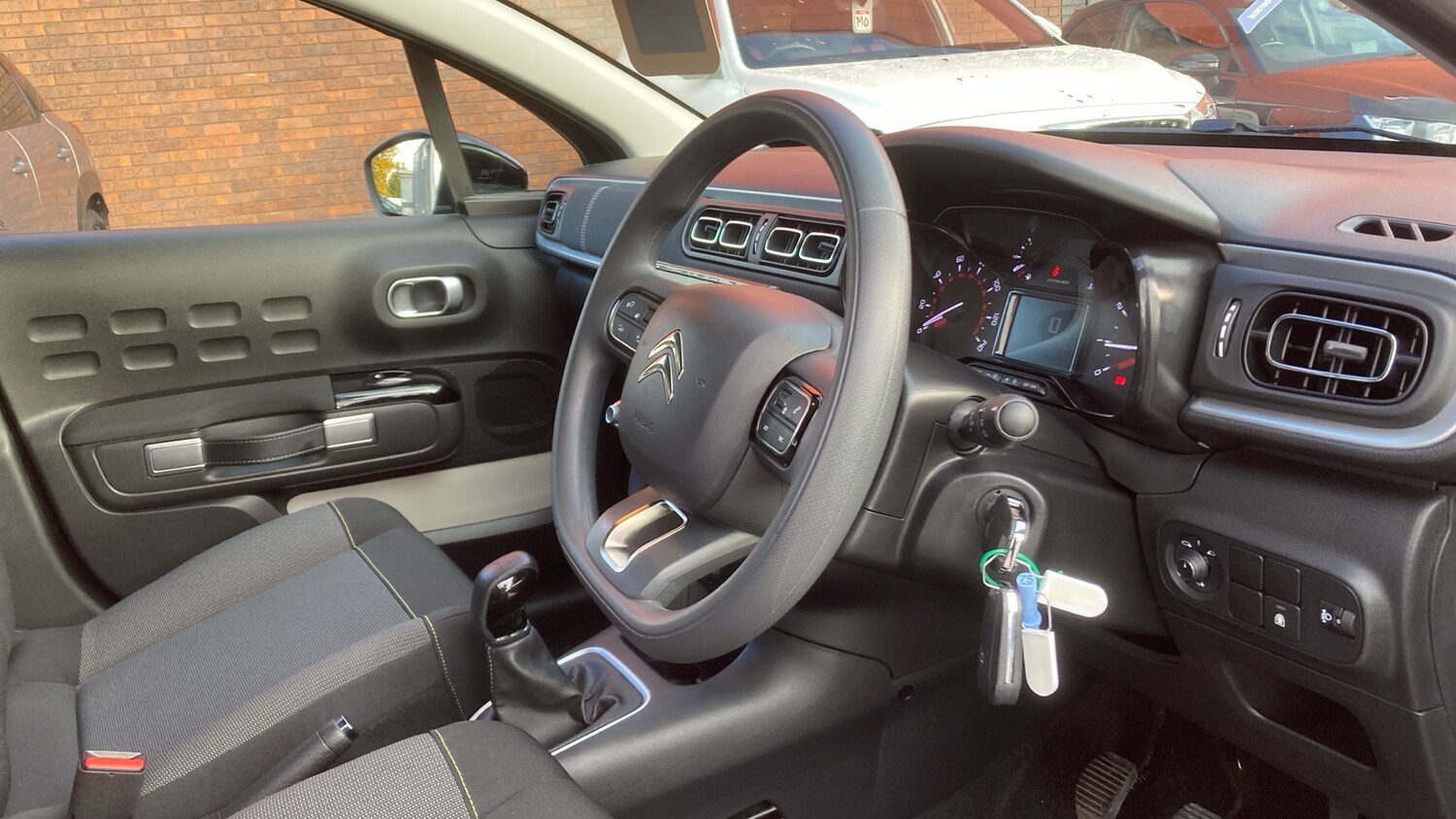 Used Citroen C3 2023 for sale - 76329888: Photo 11