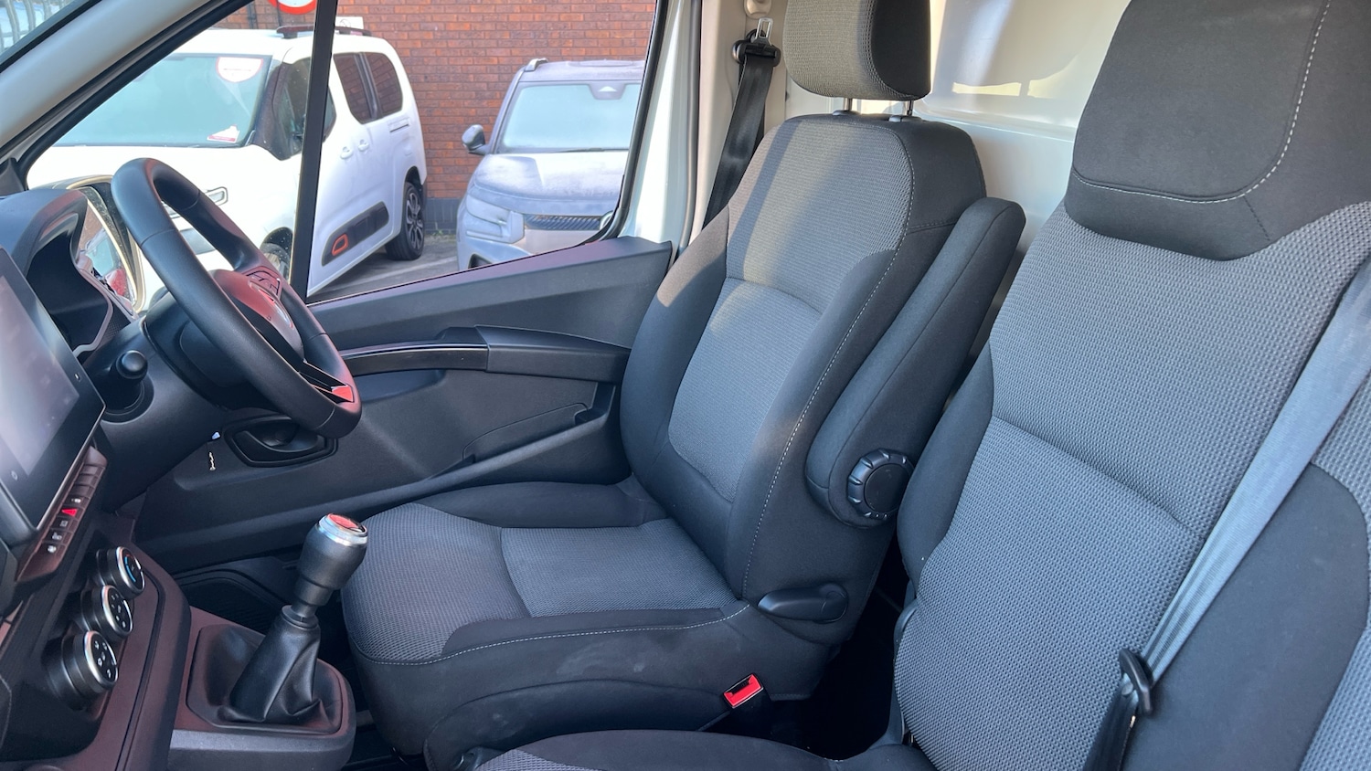 Used Renault Trafic 2023 for sale - 76795084: Photo 30