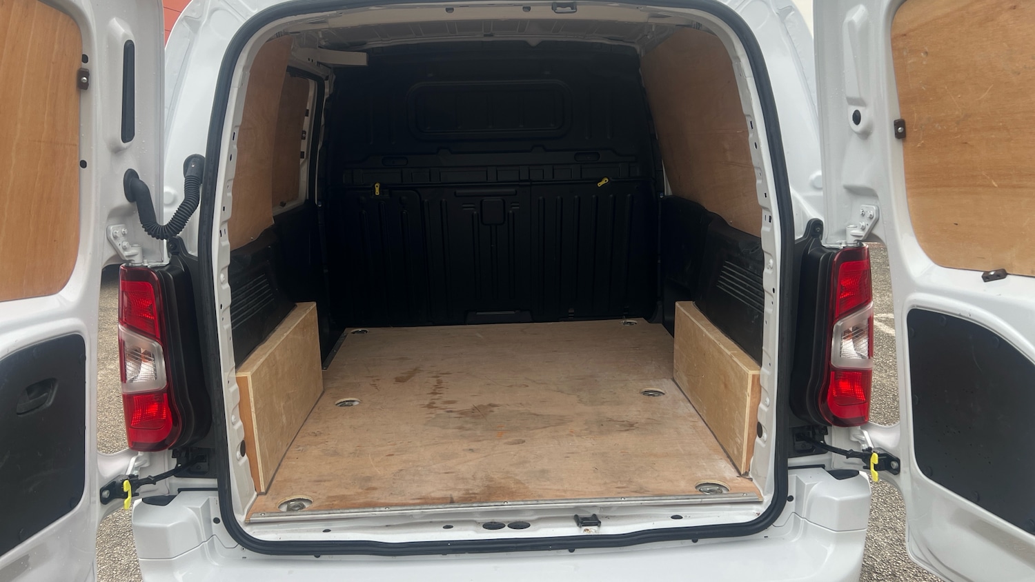 Used Citroen Berlingo 2024 for sale - 76450305: Photo 3