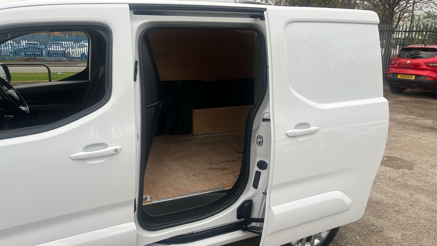 Used Citroen Berlingo 2024 for sale - 76450305: Photo 5