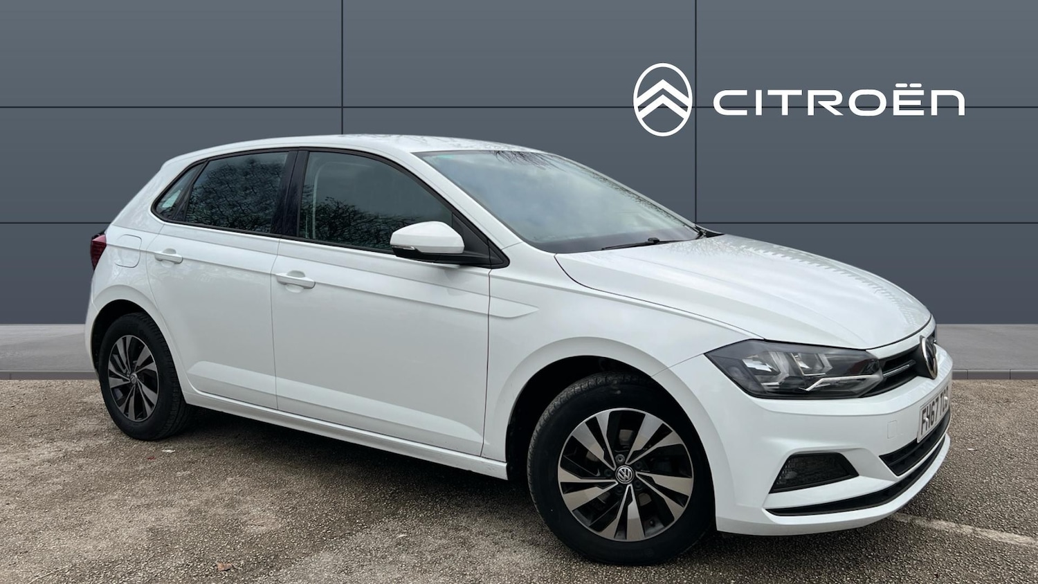 Used Volkswagen Polo 2018 for sale - 76948879: Photo 1