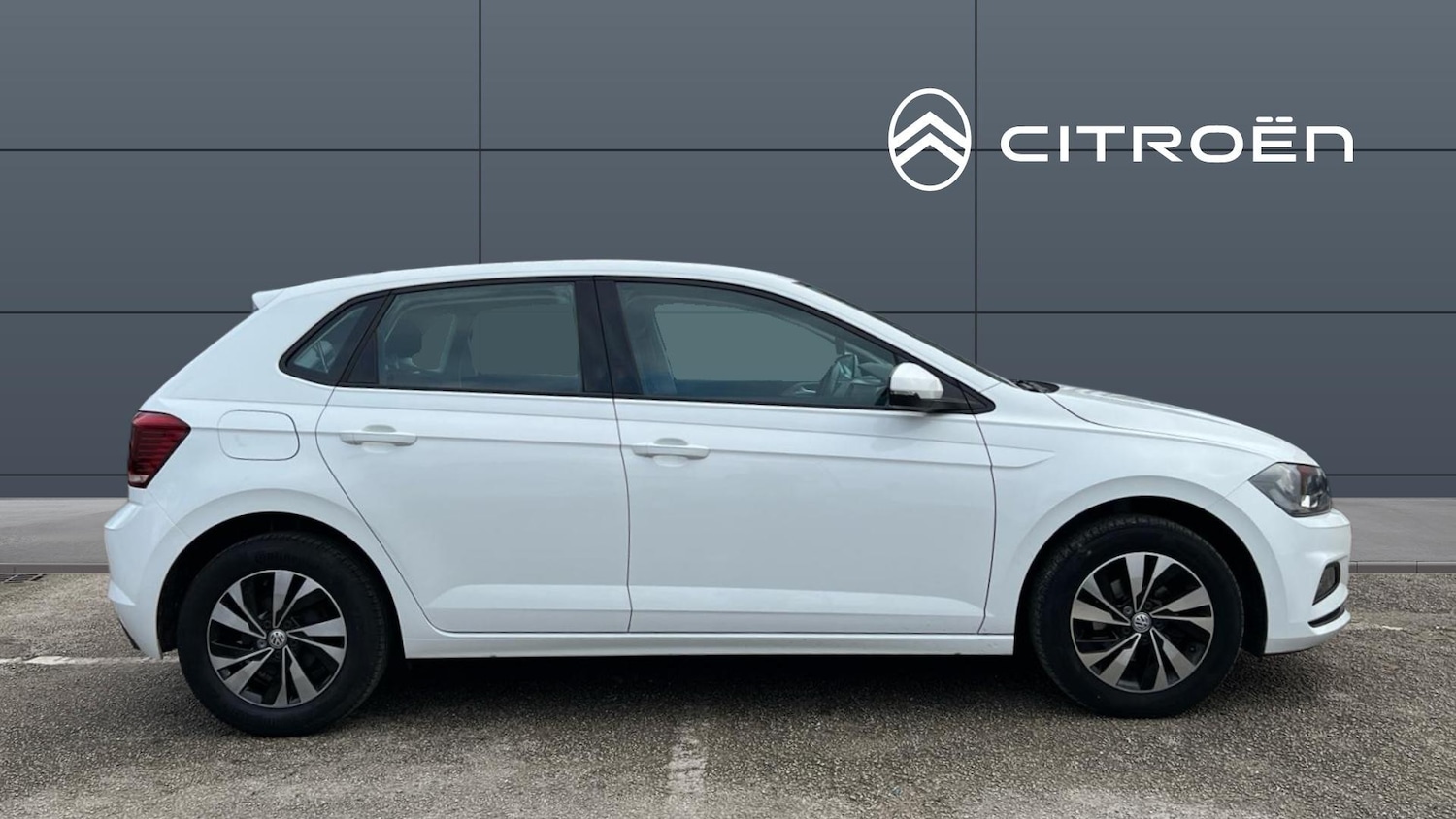 Used Volkswagen Polo 2018 for sale - 76948879: Photo 5