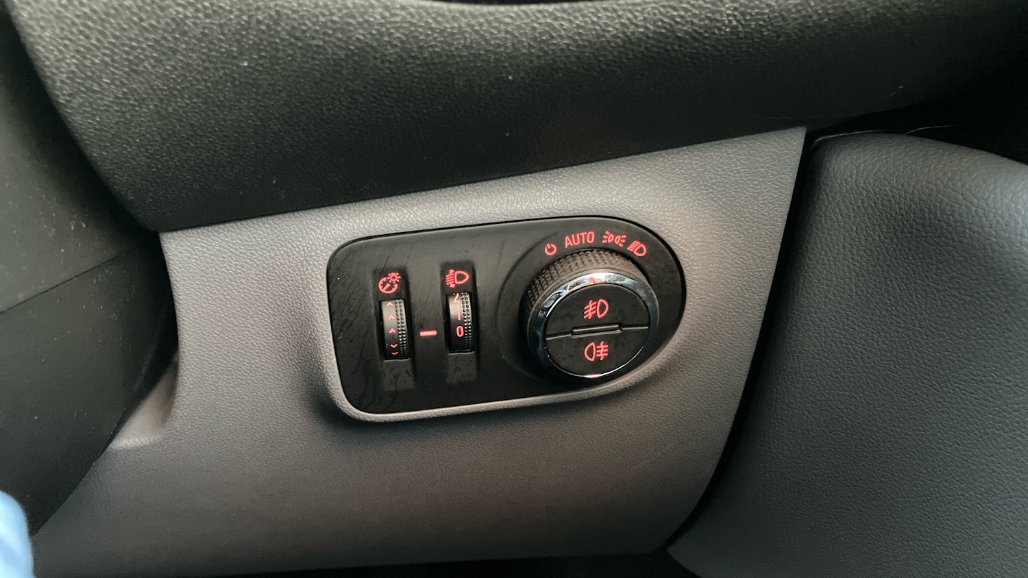 Used Vauxhall Corsa 2018 for sale - 76681622: Photo 24