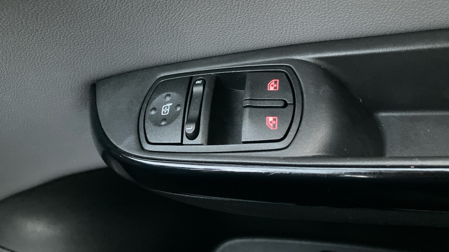 Used Vauxhall Corsa 2018 for sale - 76681622: Photo 25