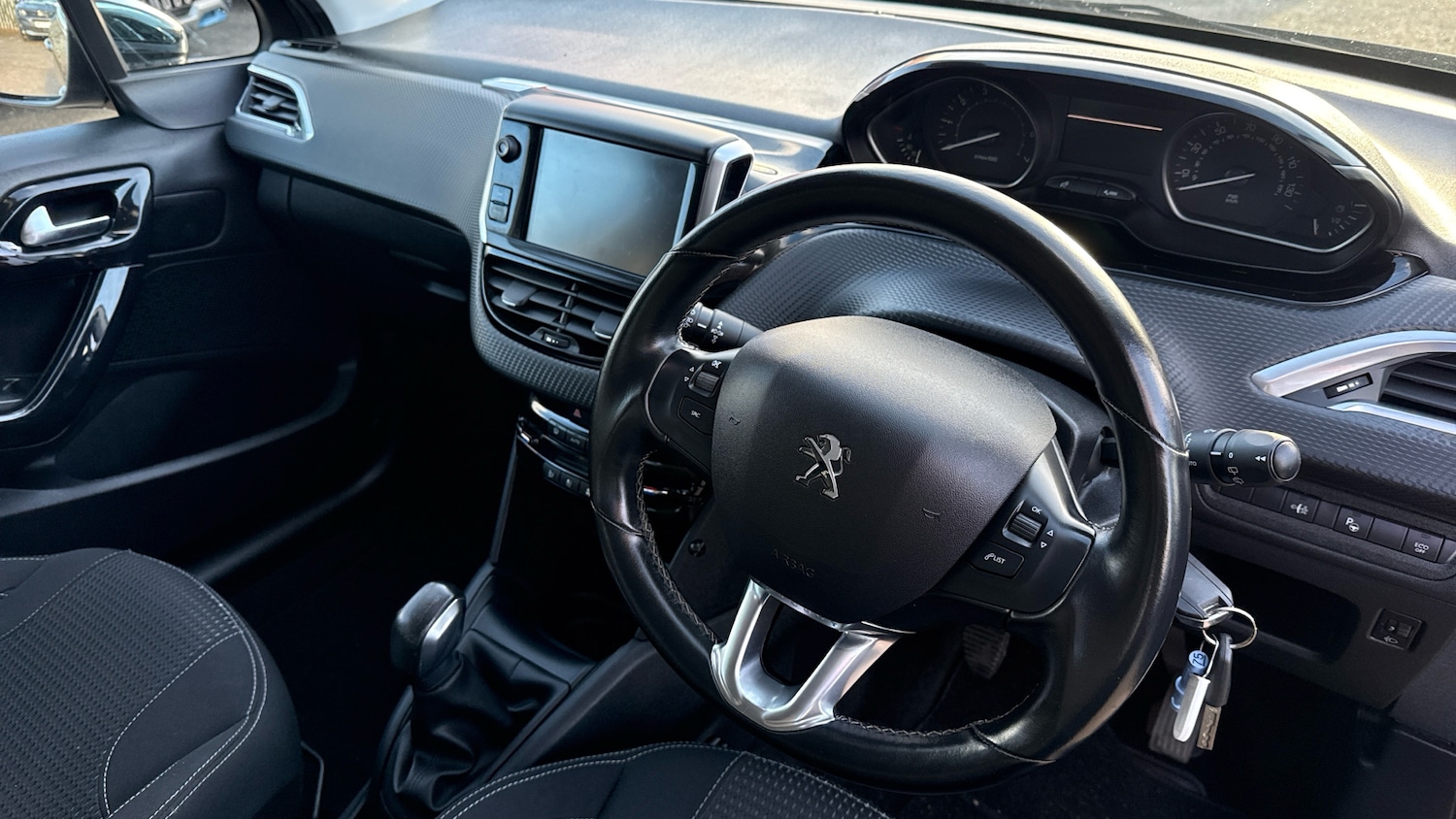 Used Peugeot 208 2018 for sale - 77258743: Photo 11