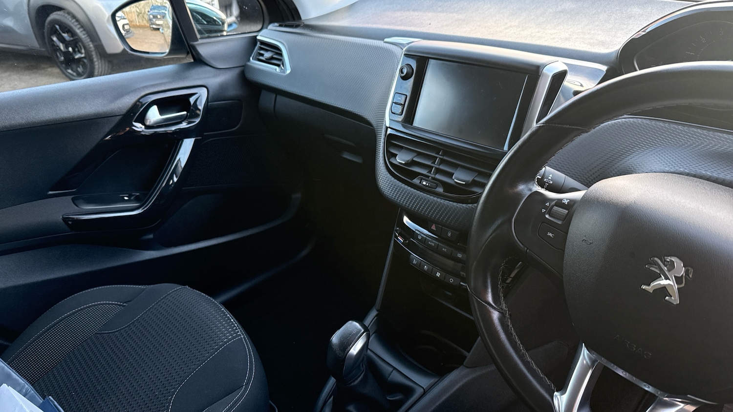 Used Peugeot 208 2018 for sale - 77258743: Photo 14