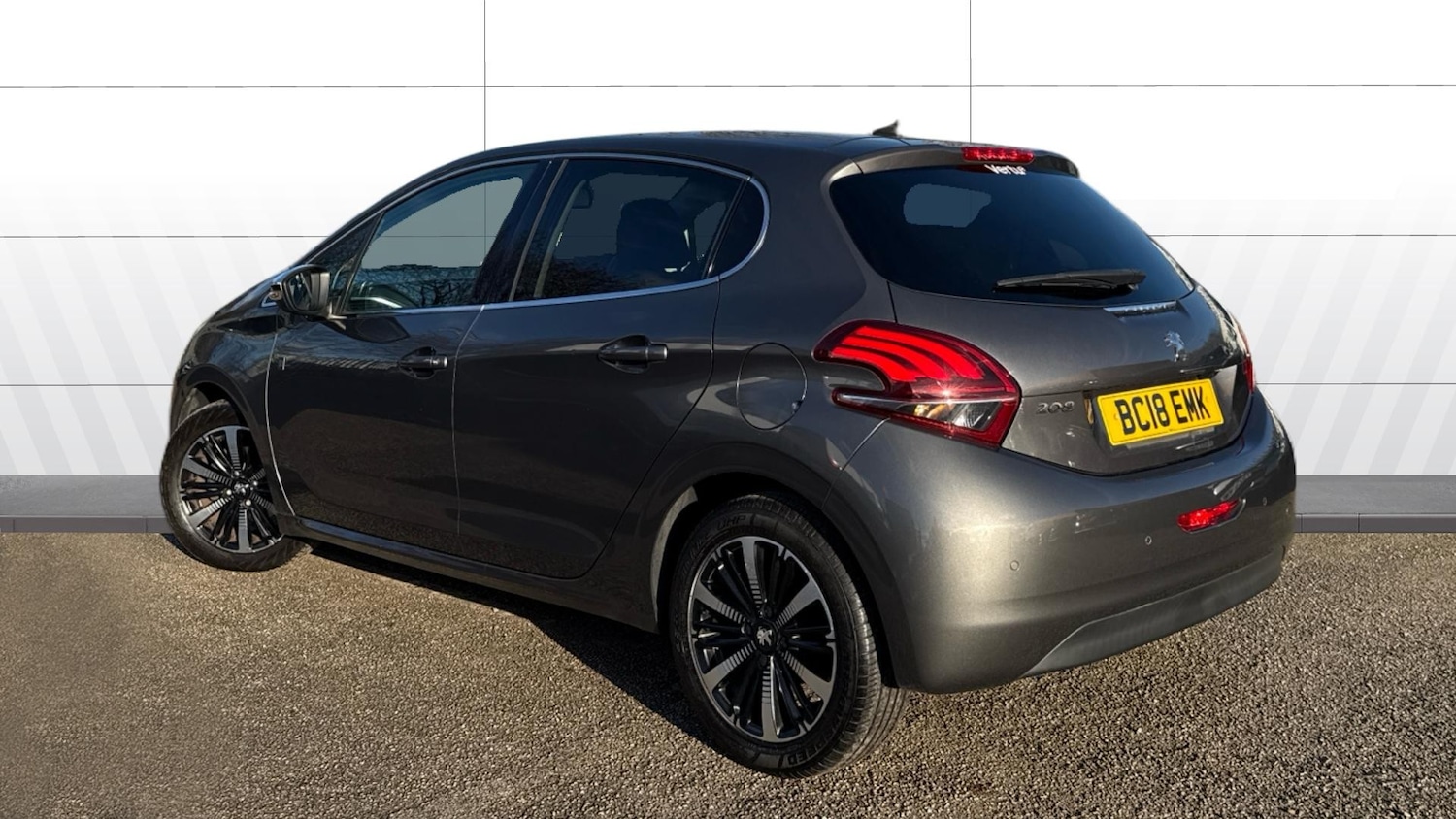 Used Peugeot 208 2018 for sale - 77258743: Photo 2