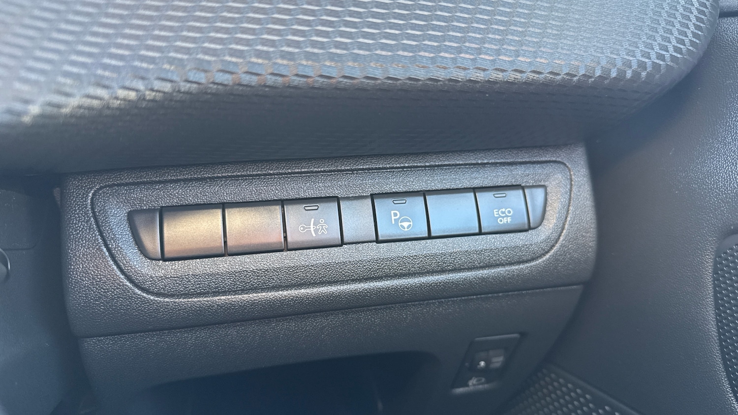 Used Peugeot 208 2018 for sale - 77258743: Photo 27