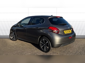 Used Peugeot 208 2018 for sale - 77258743: Photo