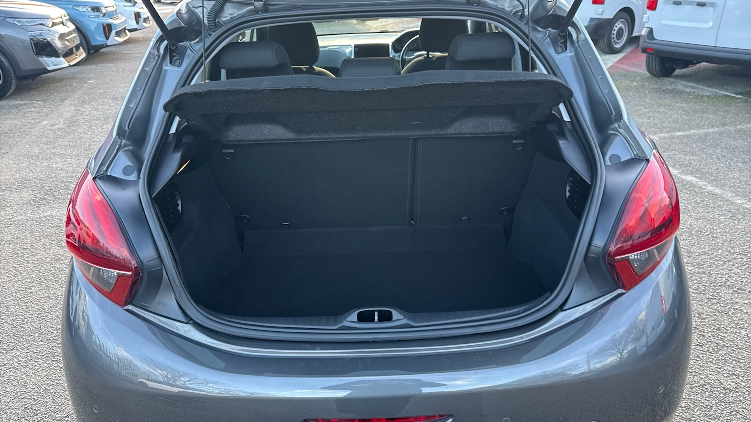 Used Peugeot 208 2018 for sale - 77258743: Photo 4