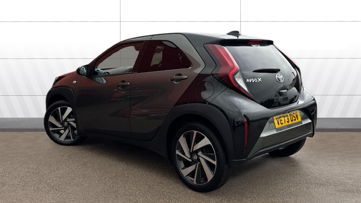 Used Toyota Aygo X 2024 for sale - 77681670: Photo 2