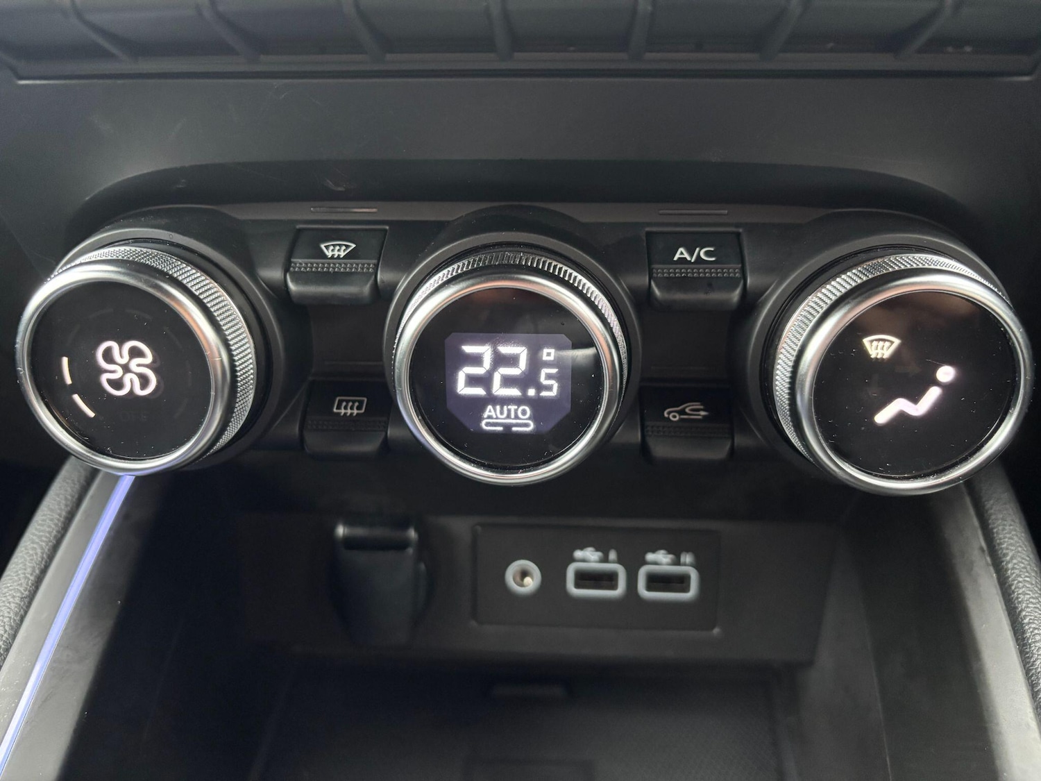 Used Renault Clio 2023 for sale - 77565110: Photo 11