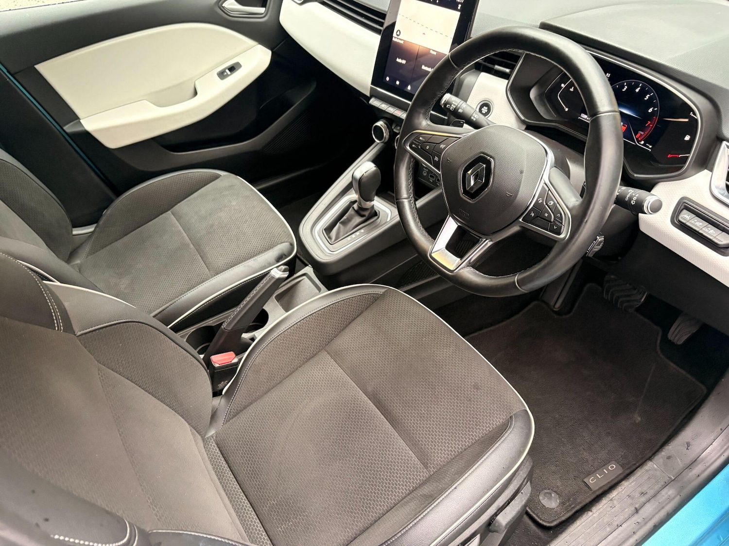 Used Renault Clio 2020 for sale - 76995800: Photo 12