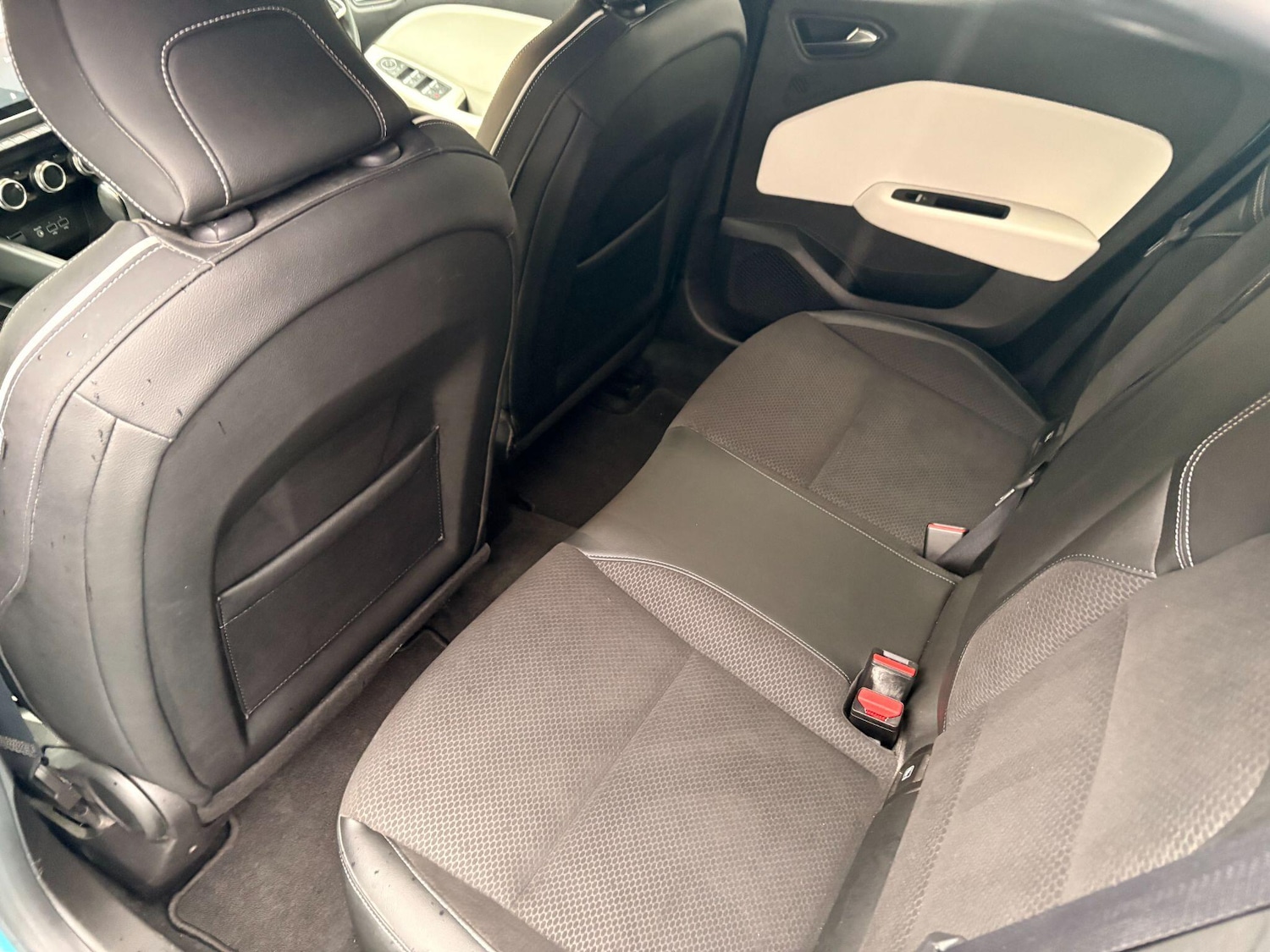 Used Renault Clio 2020 for sale - 76995800: Photo 14