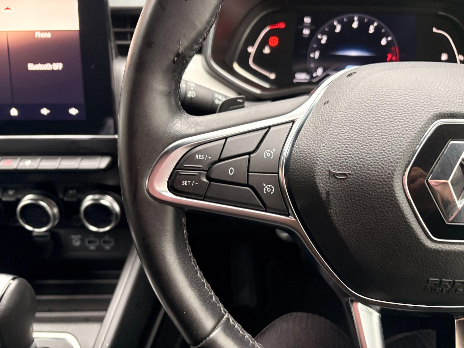 Used Renault Clio 2020 for sale - 76995800: Photo 15