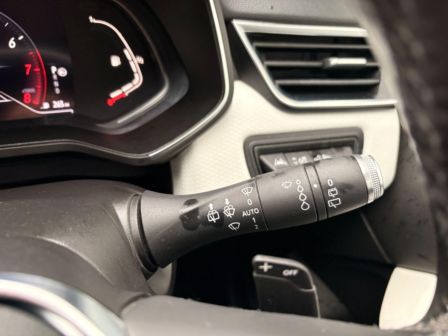 Used Renault Clio 2020 for sale - 76995800: Photo 19