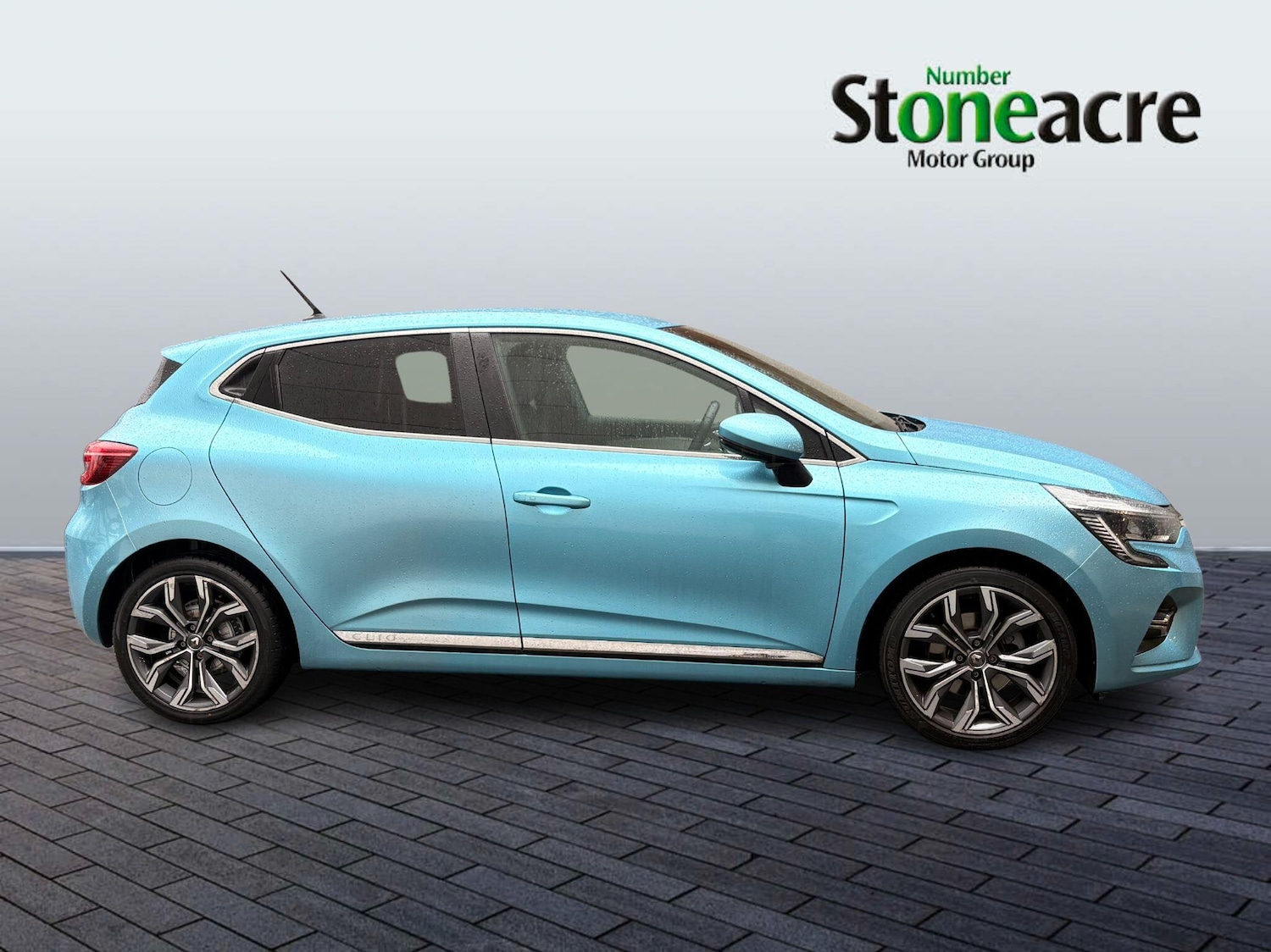 Used Renault Clio 2020 for sale - 76995800: Photo 2