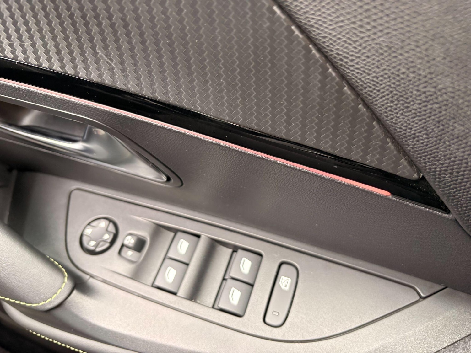 Used Peugeot 2008 2023 for sale - 78203843: Photo 32