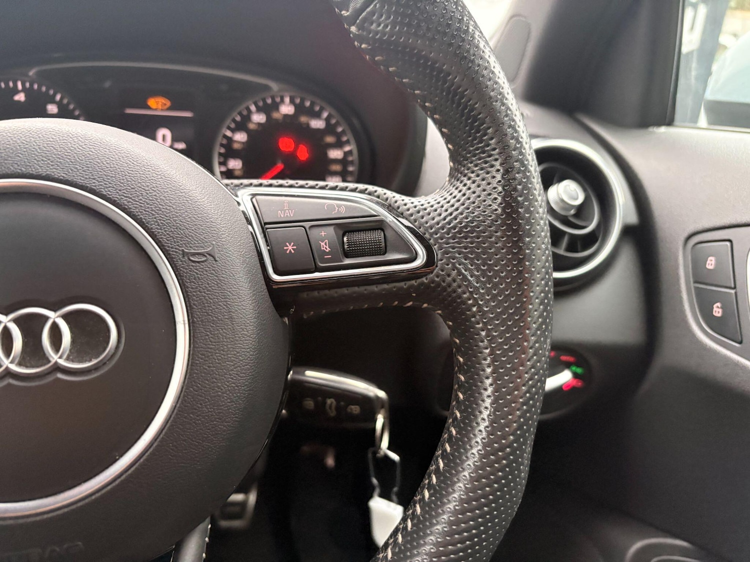 Used Audi A1 2017 for sale - 77425551: Photo 32