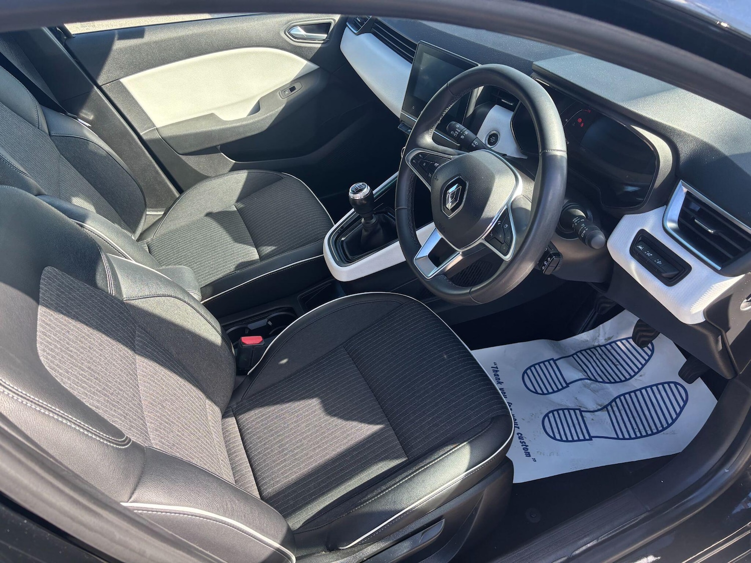 Used Renault Clio 2023 for sale - 76886119: Photo 12