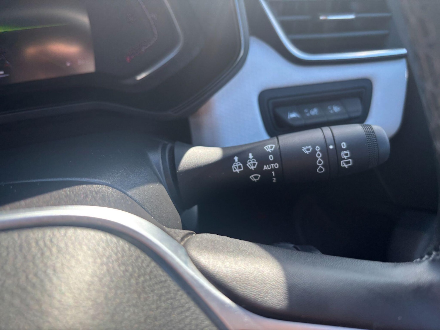 Used Renault Clio 2023 for sale - 76886119: Photo 18