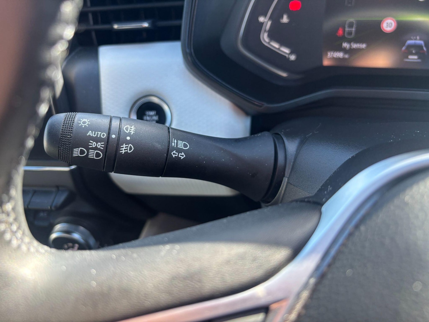 Used Renault Clio 2023 for sale - 76886119: Photo 19