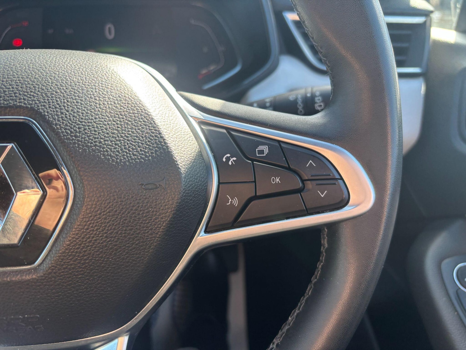 Used Renault Clio 2023 for sale - 76886119: Photo 21