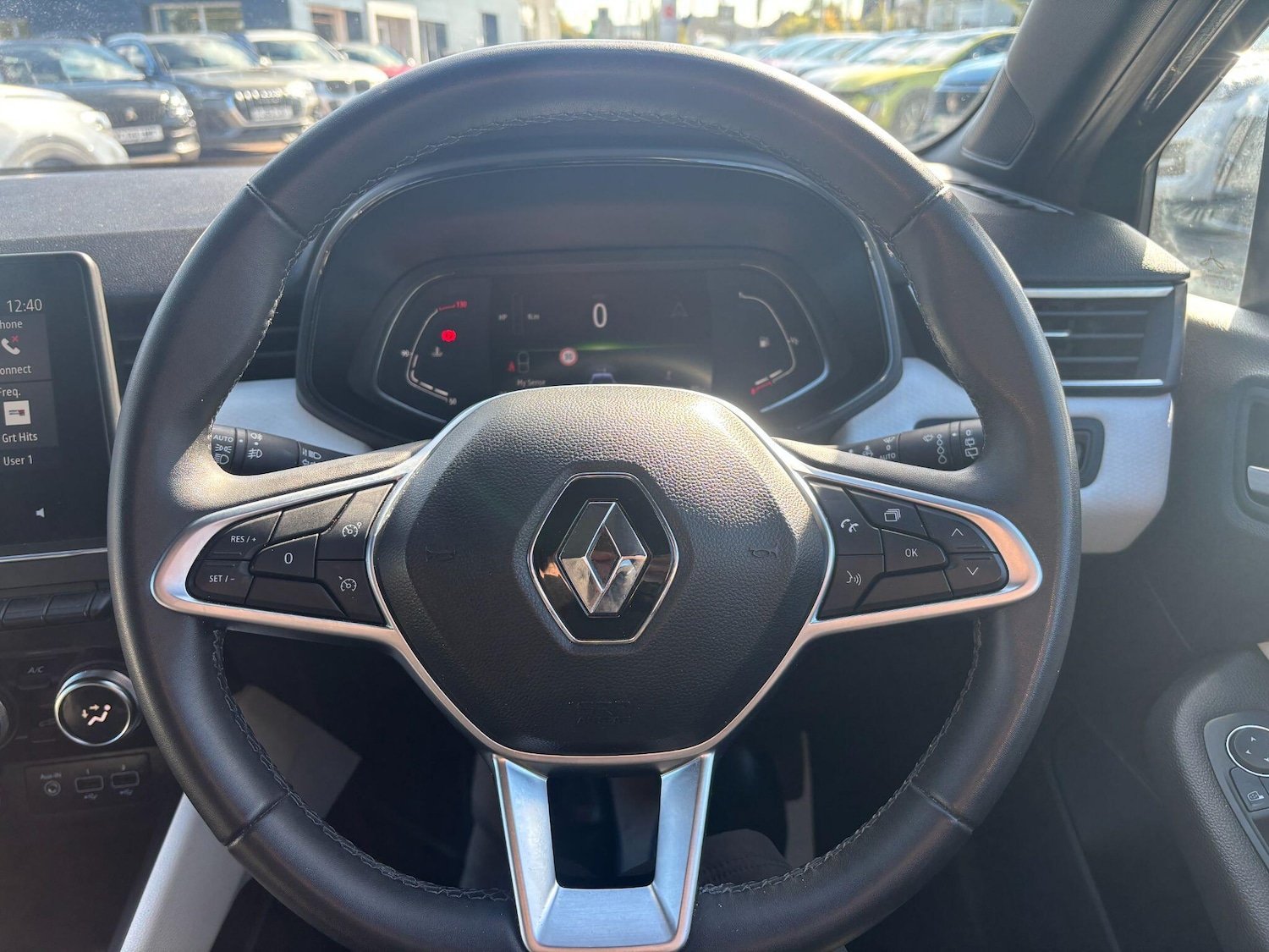 Used Renault Clio 2023 for sale - 76886119: Photo 38