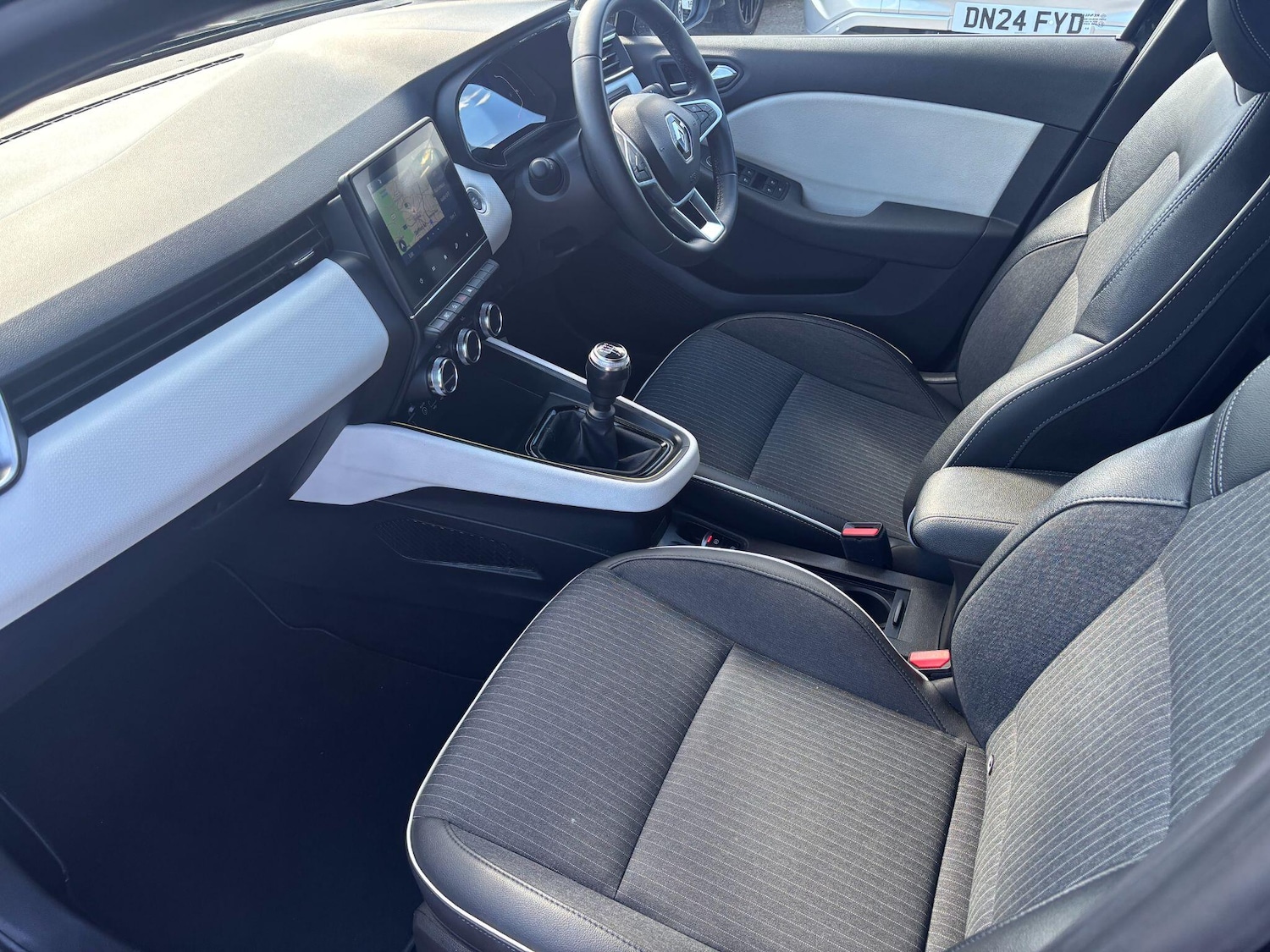 Used Renault Clio 2023 for sale - 76886119: Photo 39