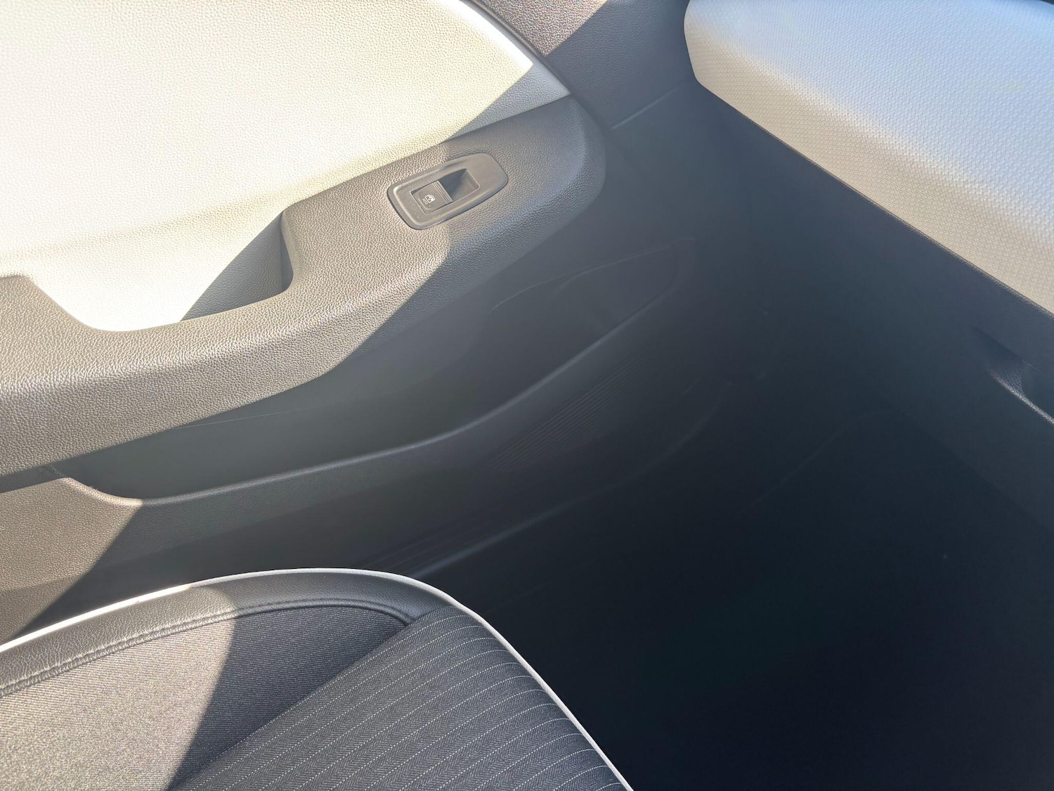 Used Renault Clio 2023 for sale - 76886119: Photo 42