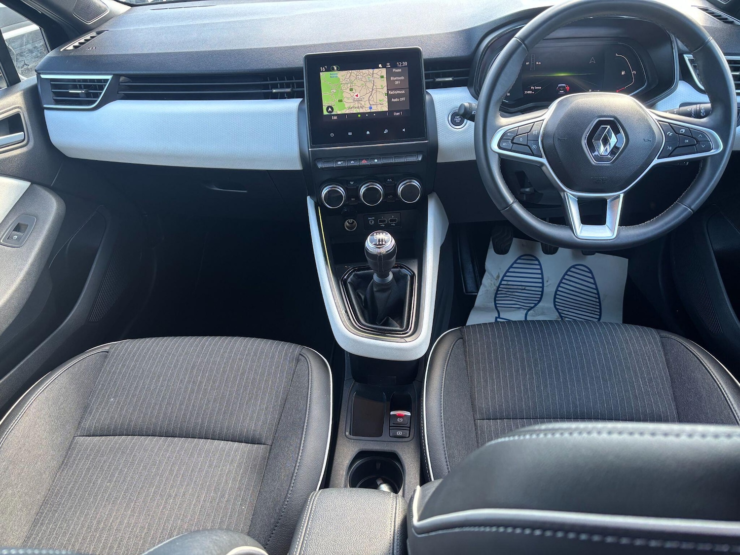 Used Renault Clio 2023 for sale - 76886119: Photo 9