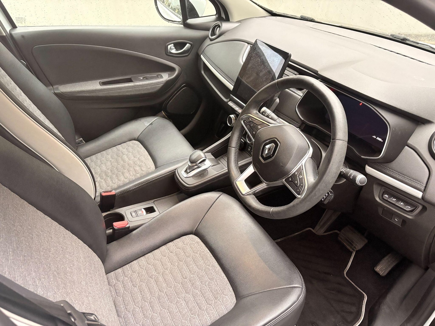 Used Renault Zoe for sale - 77132069: Photo 12