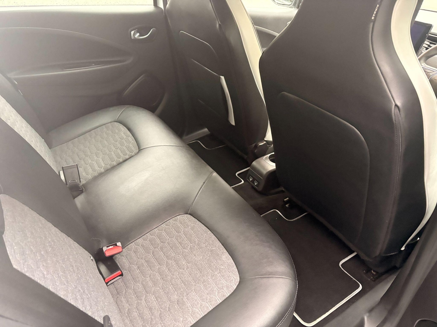 Used Renault Zoe for sale - 77132069: Photo 13