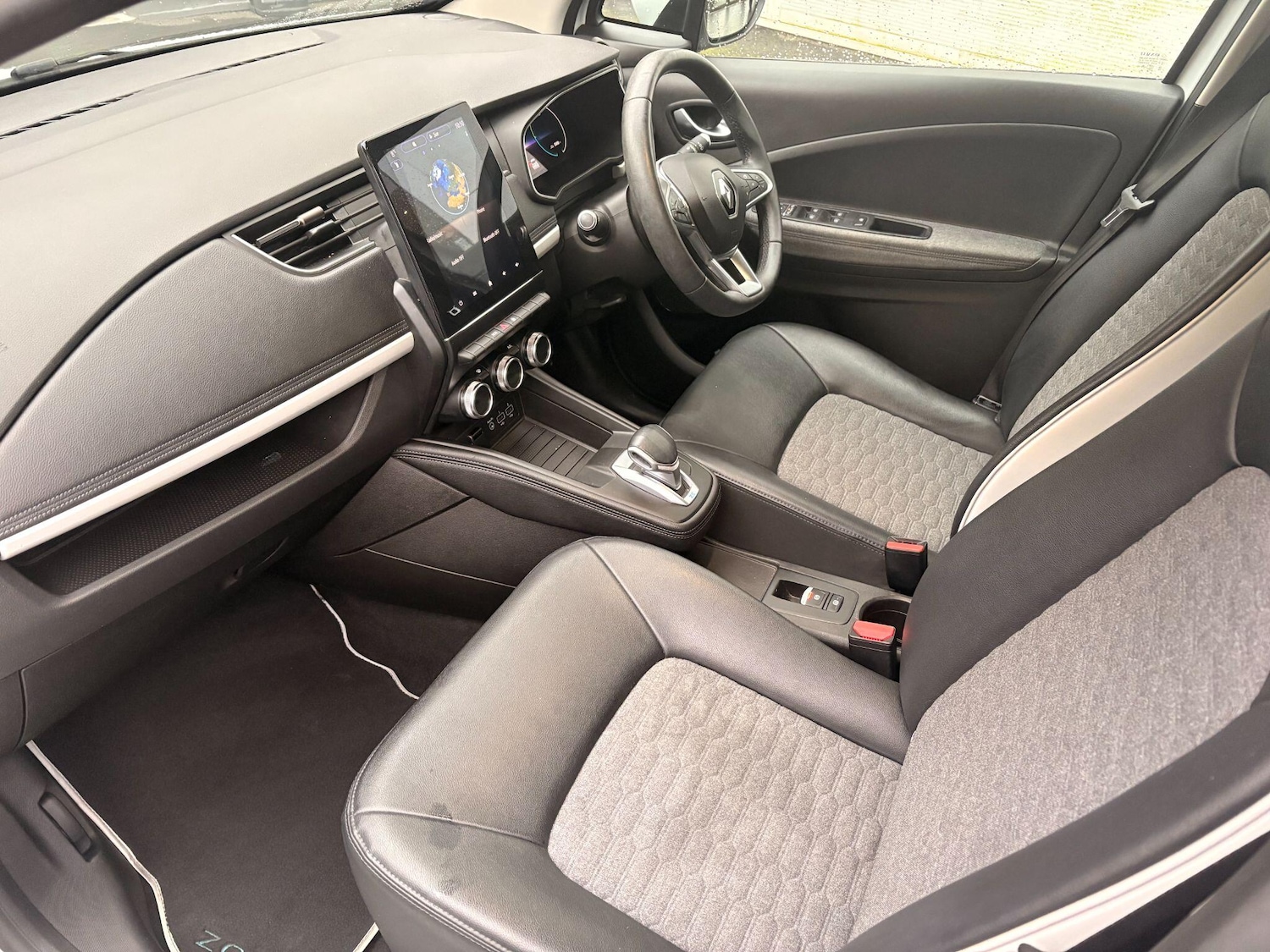 Used Renault Zoe for sale - 77132069: Photo 41