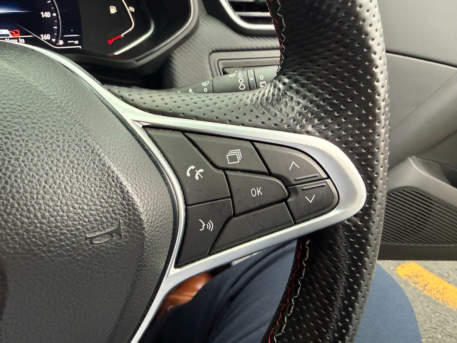 Used Renault Clio 2022 for sale - 77411828: Photo 24