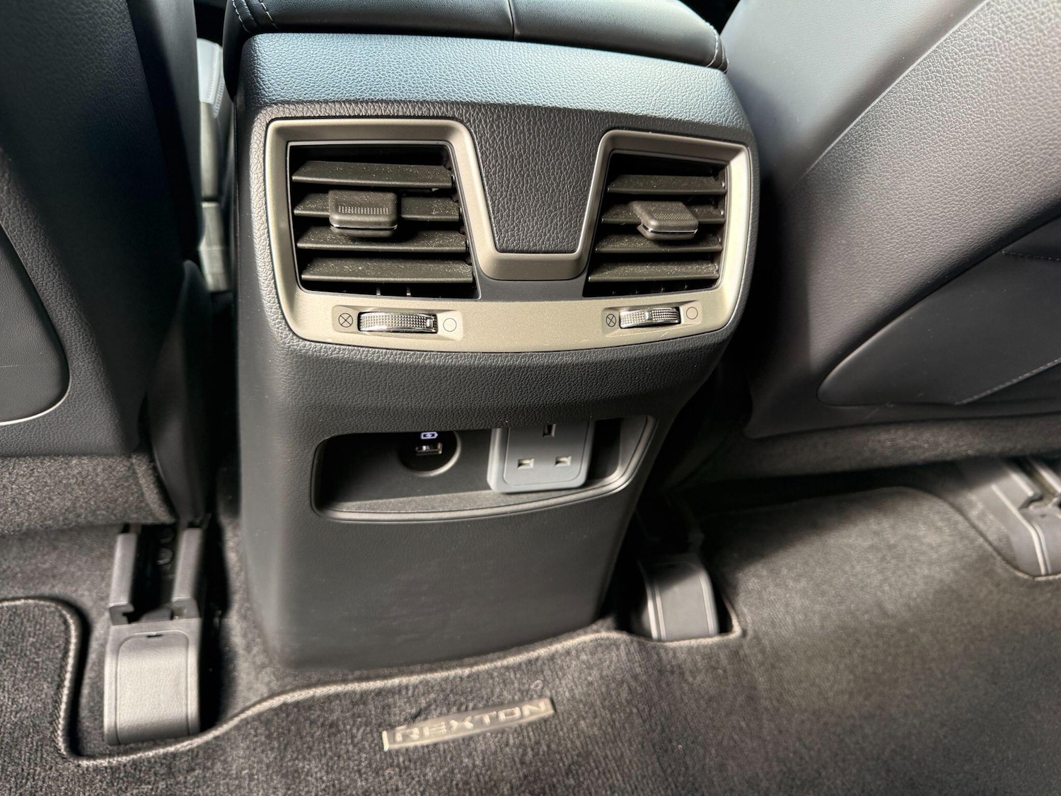 Used Ssangyong Rexton 2019 for sale - 78147925: Photo 18