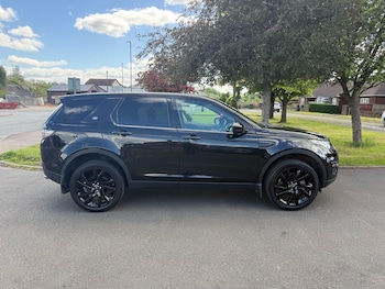 Used Land Rover Discovery Sport 2017 for sale - 78539171: Photo