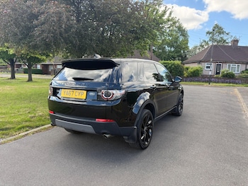 Used Land Rover Discovery Sport 2017 for sale - 78539171: Photo