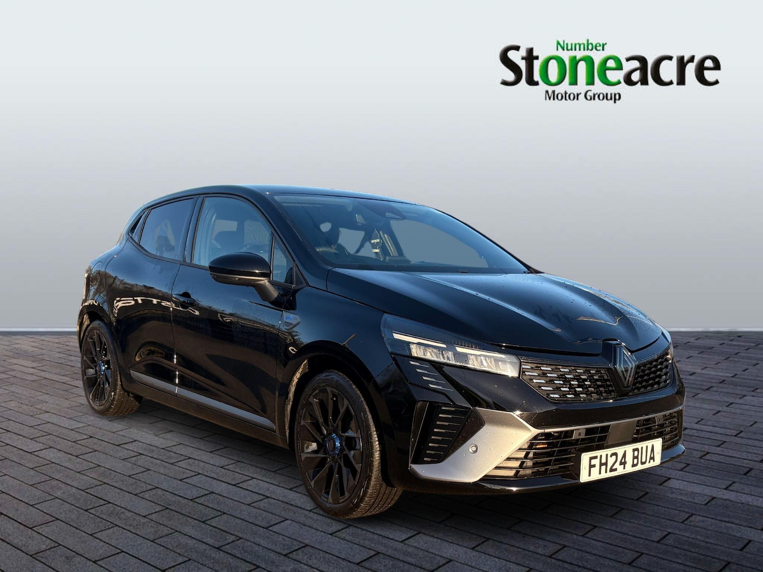 Used Renault Clio 2024 for sale - 77163490: Photo 1