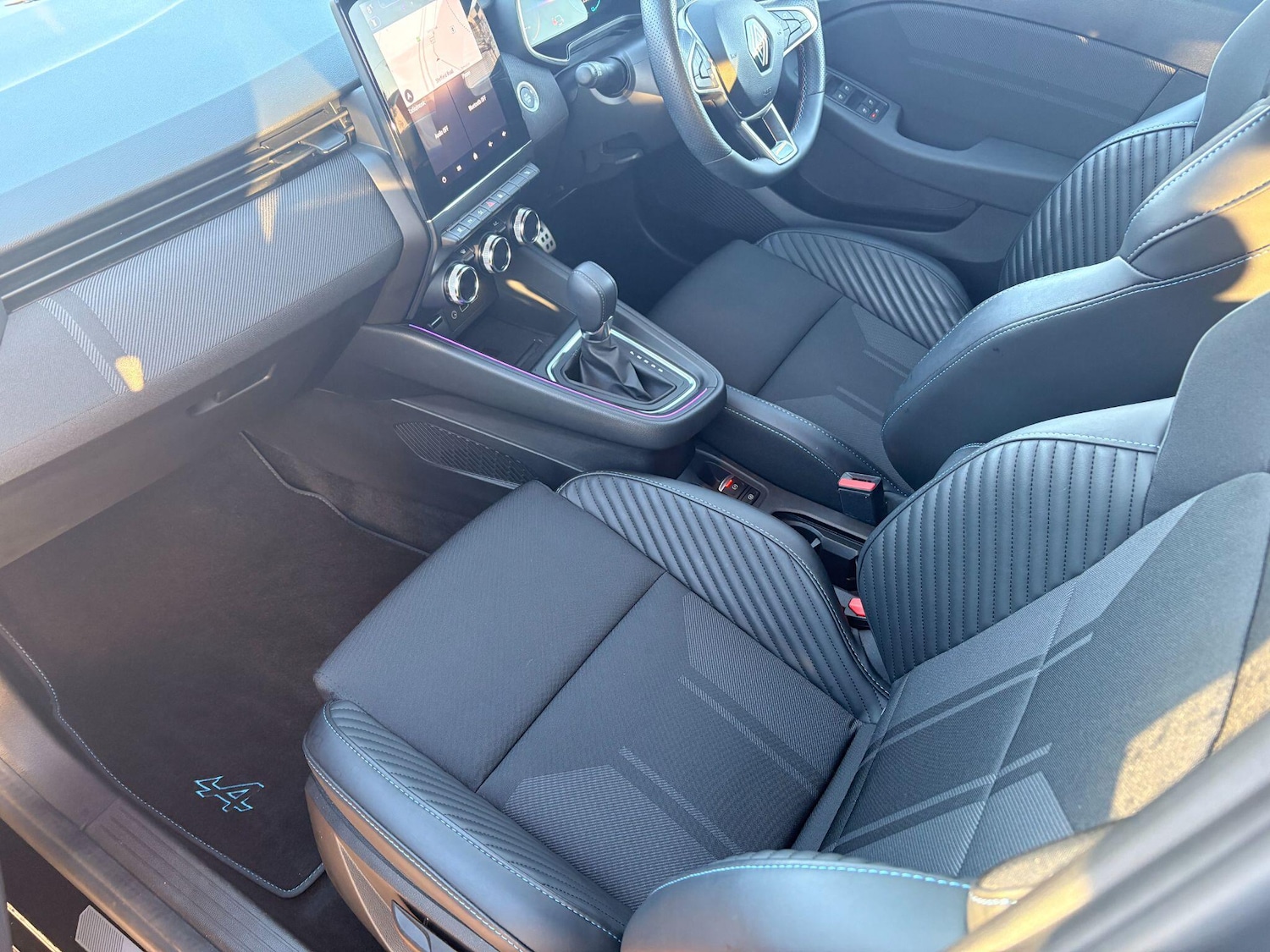 Used Renault Clio 2024 for sale - 77163490: Photo 42