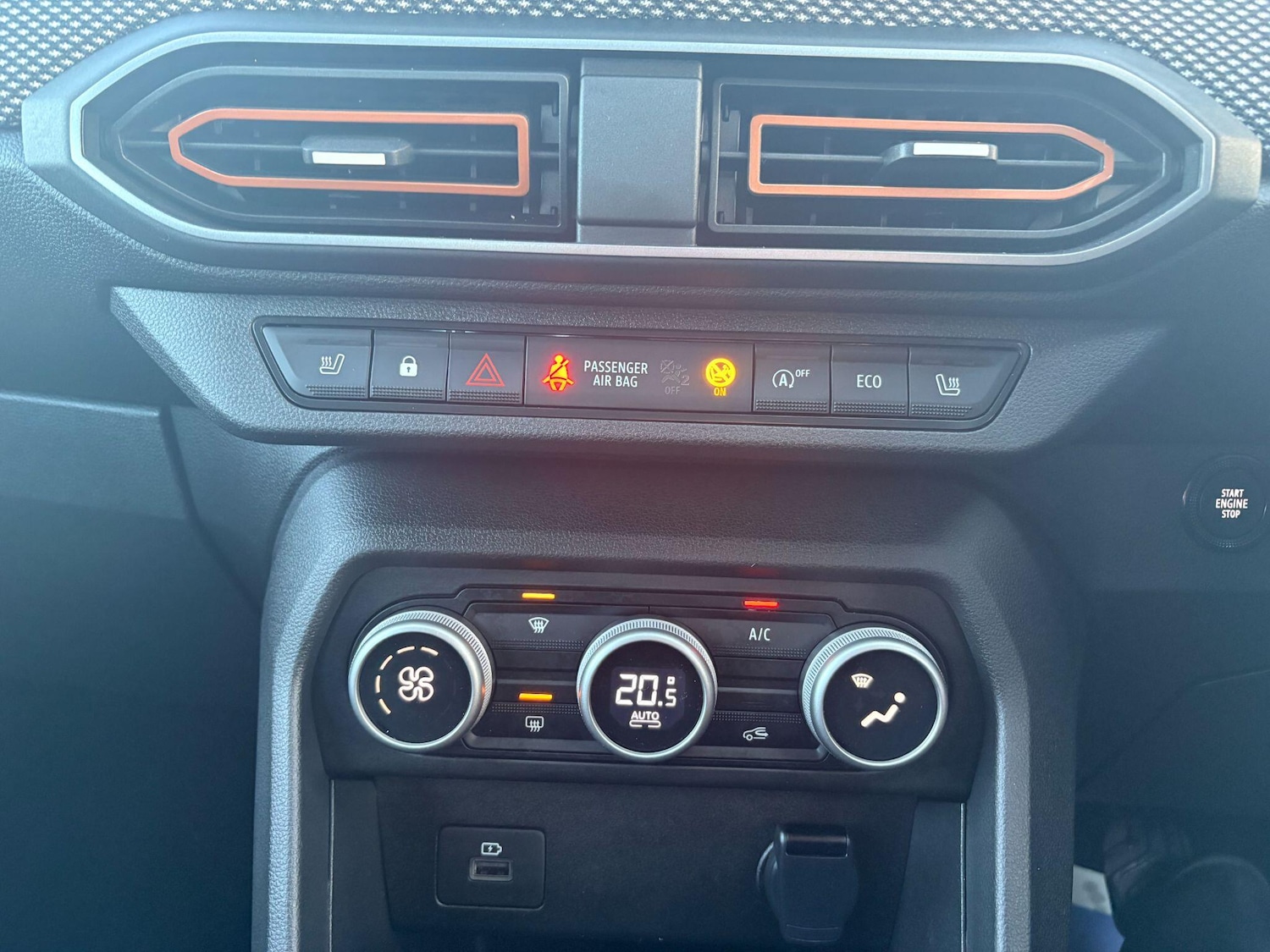 Used Dacia Sandero Stepway 2023 for sale - 76850438: Photo 30