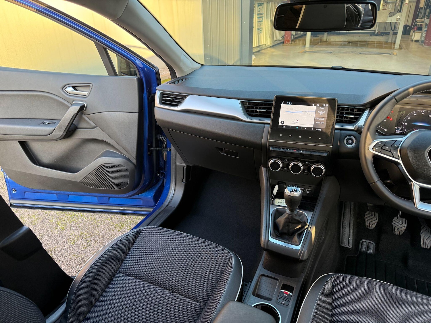 Used Renault Captur 2023 for sale - 77229686: Photo 12