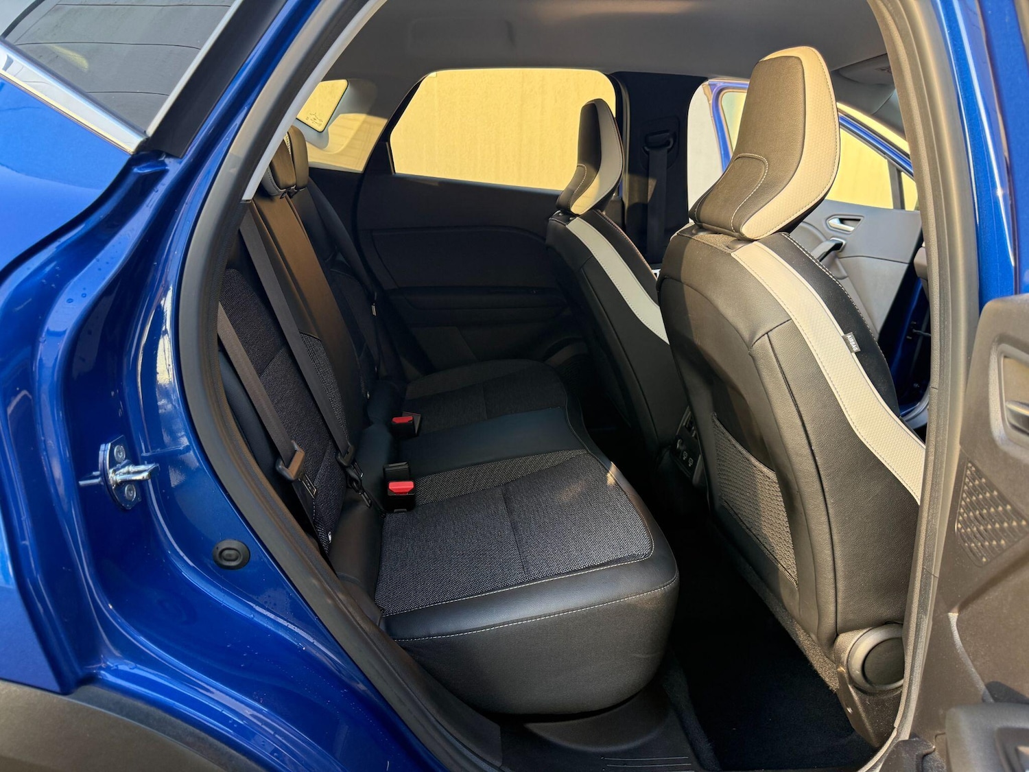 Used Renault Captur 2023 for sale - 77229686: Photo 15