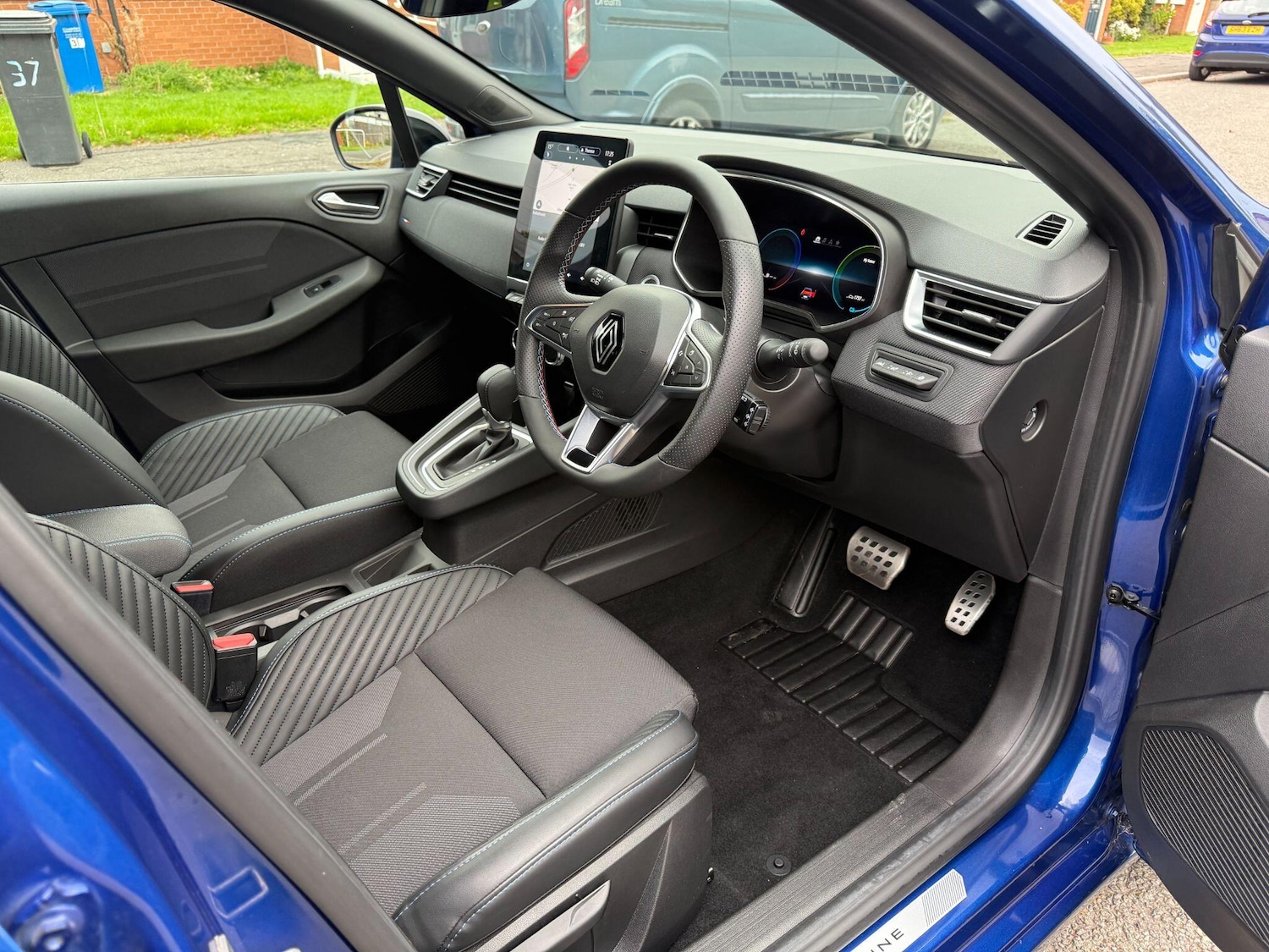 Used Renault Clio for sale - 76440856: Photo 14