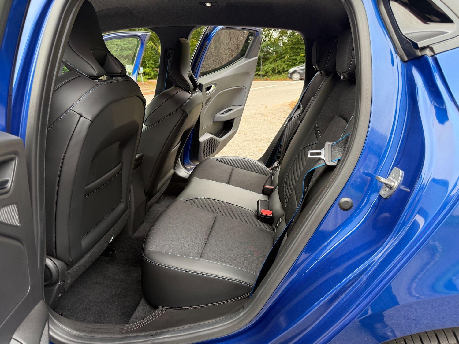 Used Renault Clio for sale - 76440856: Photo 17