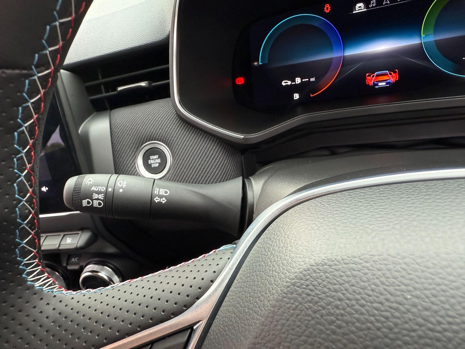 Used Renault Clio for sale - 76440856: Photo 25