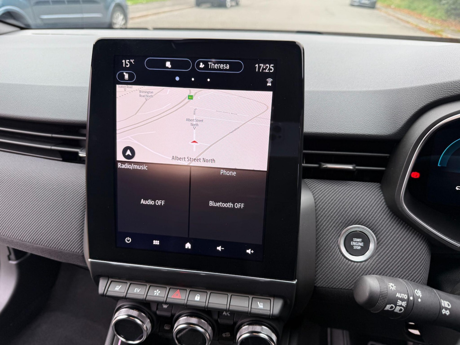 Used Renault Clio for sale - 76440856: Photo 30